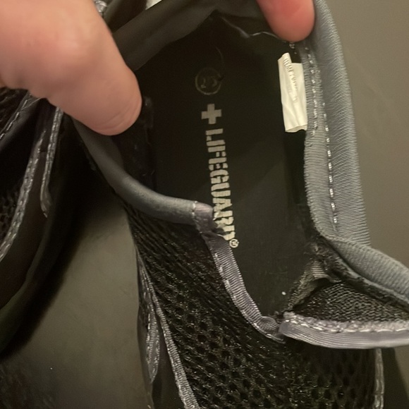 Kids water shoes size 2/3 - Picture 3 of 3